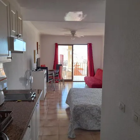 Castle Harbour Christianos Apartment