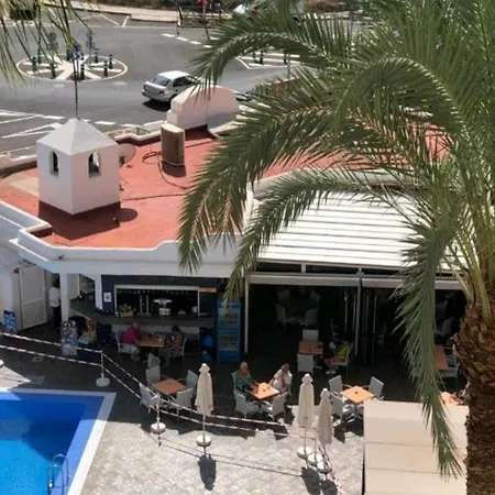 Castle Harbour Christianos Apartamento *